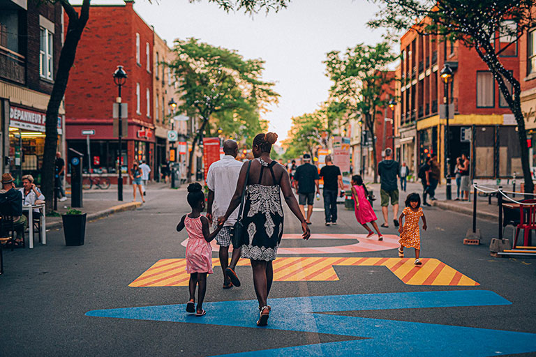 Pedestrian Well BONJOUR BEAUX JOURS Promenade Wellington   Webruepietonne2021 02 108carolineperronphotographies075x 